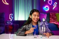 Monster High Spectra Vondergeist HXH77
