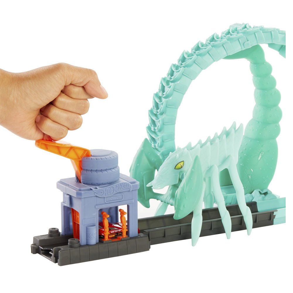 Hot Wheels Şehirde Yaratık Macerası Akrep Saldırısı GTT67