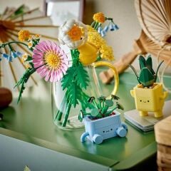 LEGO Botanicals Mutlu Bitkiler 10349