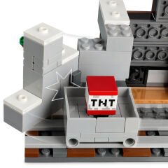 LEGO Minecraft Kazma Madeni 21277
