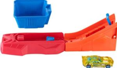 Hot Wheels  Akrobasi Atlayışı Yarış Seti