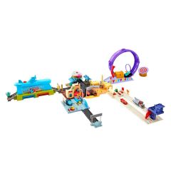 Cars Disney Cruz Yarış Merkezi Oyun Seti HGV69