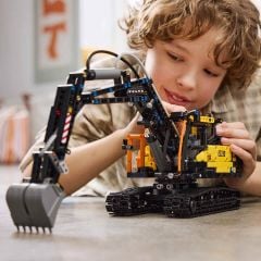 Lego Technic Volvo FMX Kamyon ve EC230 Elektrikli Ekskavatör 42175