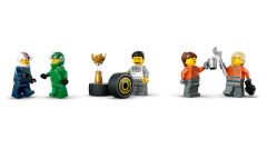 LEGO City RB20 ve AMR24 F1 Arabalı F1 Kamyonu 60445