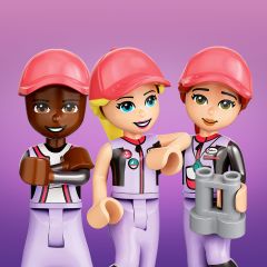 LEGO Friends Stephanie nin Yelkenli Macerası 41716