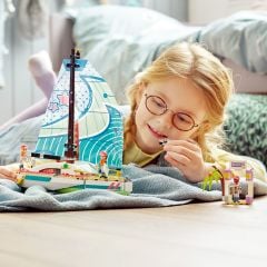 LEGO Friends Stephanie nin Yelkenli Macerası 41716