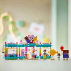 LEGO Friends Heartlake City Şekerci Dükkanı Rol Yapma Oyun Seti 42649