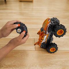 Hot Wheels Monster Trucks Tiger Shark Uzaktan Kumandalı Araba 1:24 HNV03