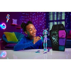 Monster High Neon Frights Bebek Twyla HNF82