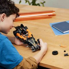 LEGO TECHNİC NEOM MCLAREN  FORMULA E YARIŞ ARABASI 42169
