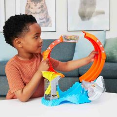 Hot Wheels Monster Trucks Köpekbalığı Oyun Seti JFR08