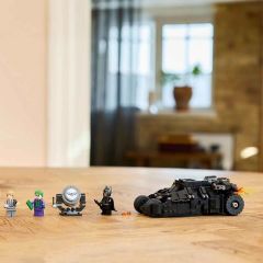 LEGO DC Batman Tumbler Two-Face ve Joker'e Karşı 76303