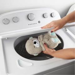 Fisher Price Uyku Arkadaşı Su Samuru FXC66